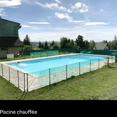 App 2 Superbesse 35m2 4 A 6 Personnes Proches Lacs Et Commerces Besse-et-Saint-Anastaise