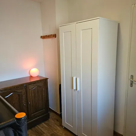 App 2 Superbesse 35m2 4 A 6 Personnes Proches Lacs Et Commerces * Besse-et-Saint-Anastaise
