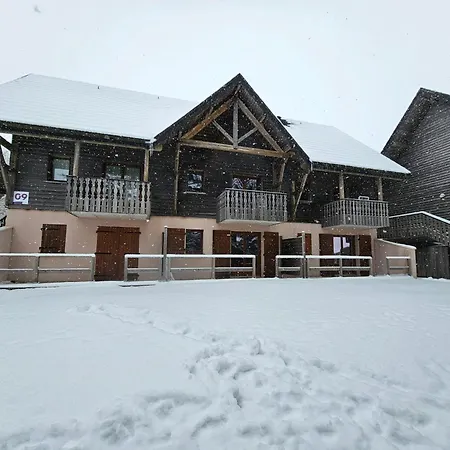 App 2 Superbesse 35m2 4 à 6 Personnes Proches Lacs Et Commerces * Besse-et-Saint-Anastaise