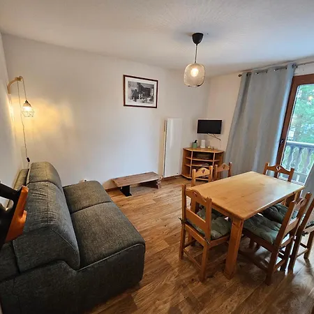 App 2 Superbesse 35m2 4 à 6 Personnes Proches Lacs Et Commerces * Besse-et-Saint-Anastaise